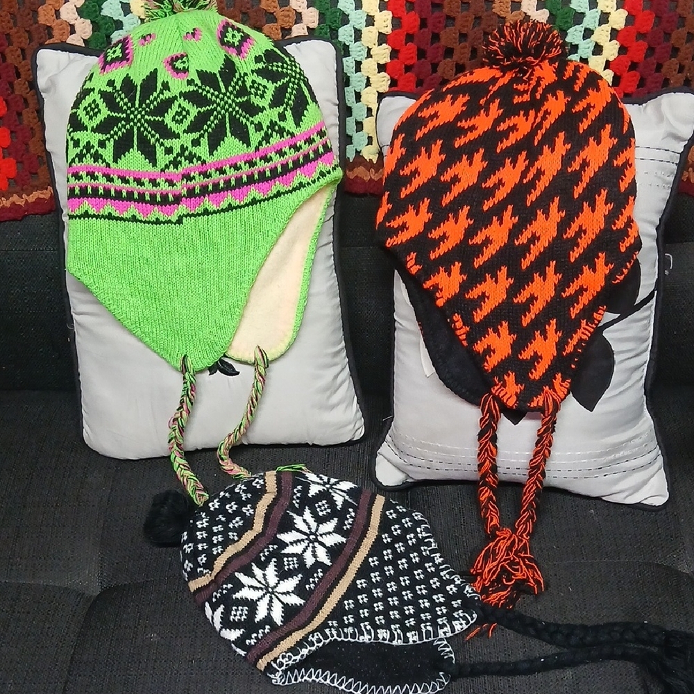 Green and Black Snowflake Knit Hat